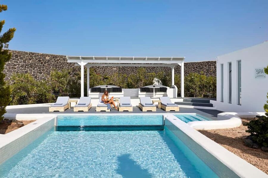 Akrotiri:Departure Day Spa Experience Couples Massage & Pool - How the luggage room and convenience rooms save your day