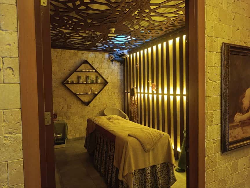 Alanya: Turkish Bath, Sauna, Pool, Jakuzi Massage Spa Center - Entering the Turkish bath: foam and peeling in a luxury hammam