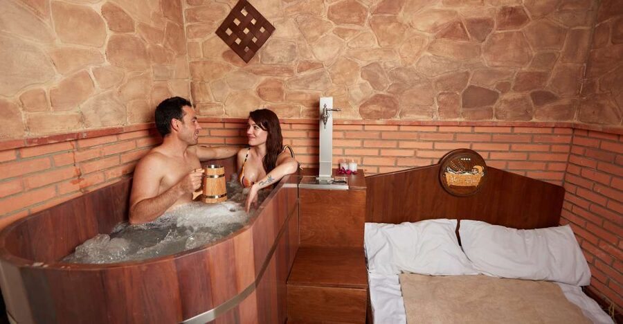 Alicante: Beer Spa Experience with Tastings and Snacks - Key things to know before you go