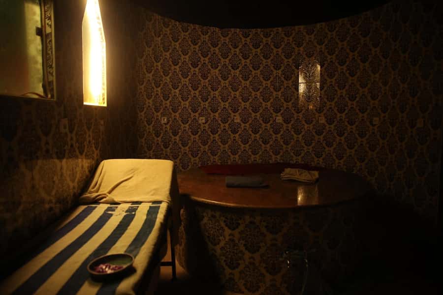 Amman: Turkish & Moroccan Hammam, Massage service, Body care - Hot Stone and Waterfall Massage: The Comfort Portion
