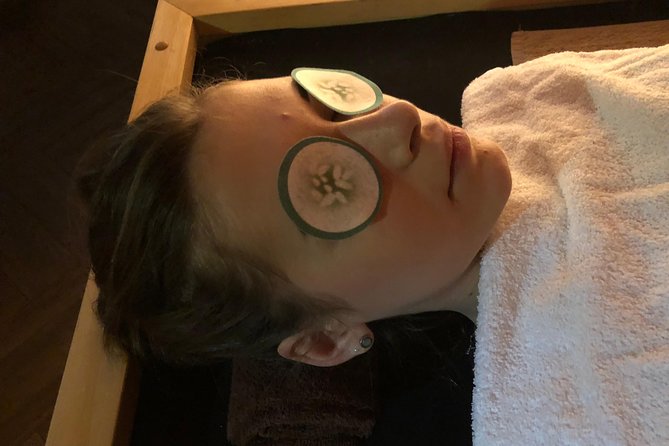 "Aquamarine" Spa Path - Massage stage: couples-style relaxation and the prosecco finale