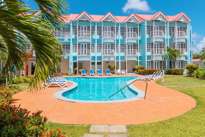 AquaVenture Day Pass at Bay Gardens Beach Resort & Spa - Food and drinks: why the included lunch works so well