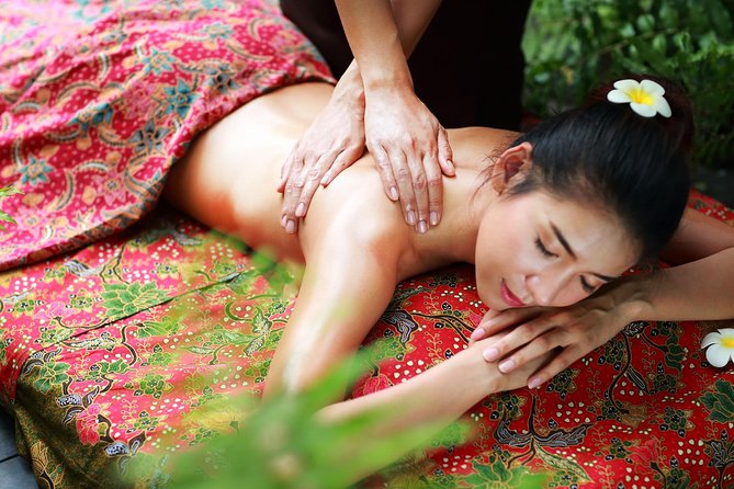 Aromatherpy Oil Massage at award winning Fah Lanna Spa - Old City Branch - Aromatherapy oil massage in a private room: what you actually do