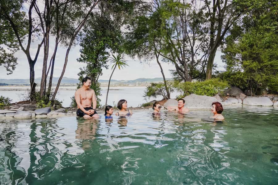 Auckland: Rotorua Highlights inc Wai-O-Tapu & Polynesian Spa - Key highlights you’ll actually care about