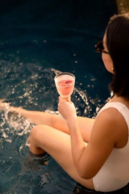 Bangkok: W Hotel Pool & Gym Experience - Sundays mean polar plunge: ice bath on purpose