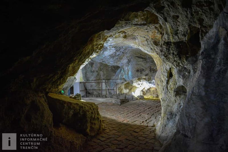 Bratislava/Slovakia: Trencin Castle, Piestany Spa, Monastery - Trenčín City Walk Before the Castle