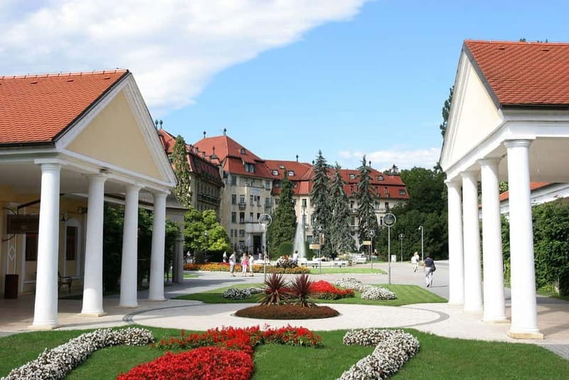 Bratislava/Slovakia: Trencin Castle, Piestany Spa, Monastery - The Salaš Beckov Lunch Break with Beckov Castle Views