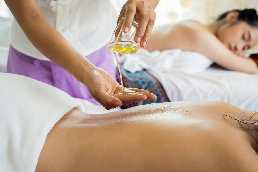 BUDAPEST, Day Spa : Couples Massage with Roses Bubble Bath - Food, Sparkling Wine, and the Couples-Friendly Pace