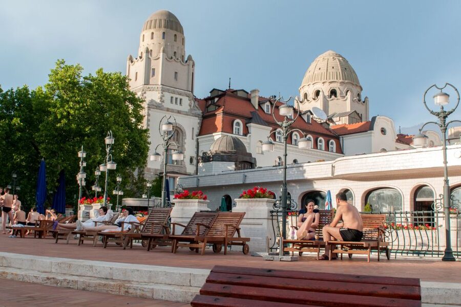 Budapest: Full-Day Gellért Spa Ticket - Outdoor pools and seasonal closures: what to watch for