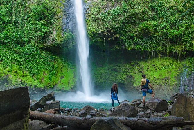 Combo Arenal : Suspension Bridges + Hot Springs + Fortune Falls - La Fortuna Waterfall: 70 meters of power and wet shoes planning