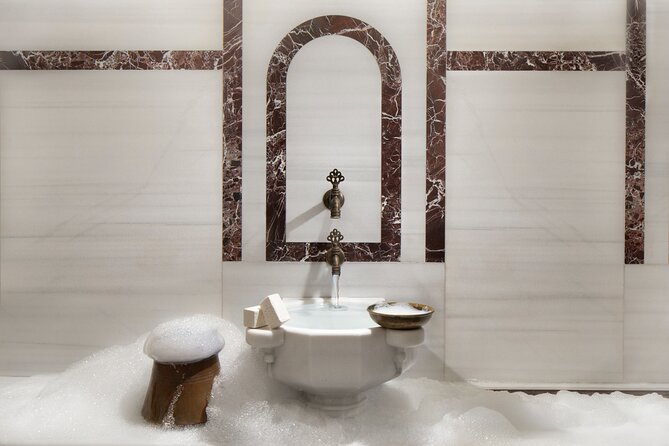 Çukurcuma Hamamı 1831 - Boutique Hammam for Couples - Arriving at Çukurcuma Hamamı 1831 and your first lounge welcome