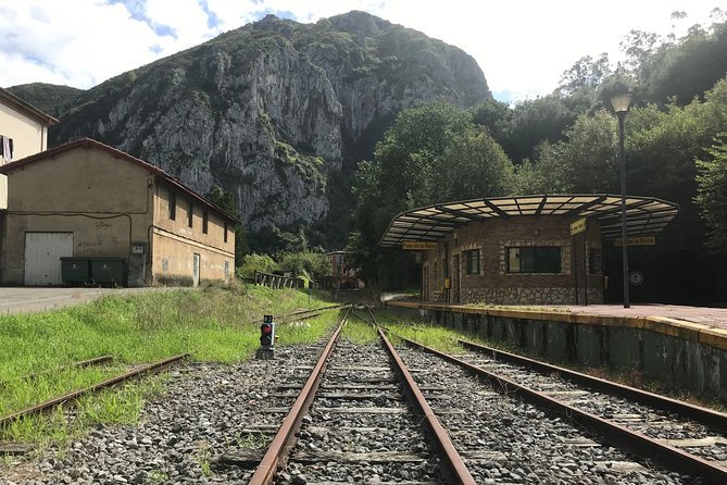 Hiking, eating and relaxing in an 18th century Spa near Oviedo - Priorio’s castle moment: legends, photos, and a quick break