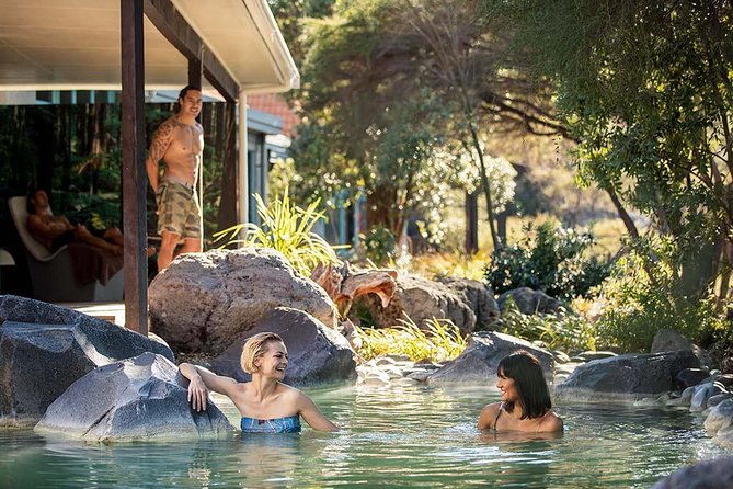 Polynesian Spa Rotorua: Deluxe Lake Spa Hot Spring Bathing - Lake Rotorua on your skin: the setting and the reality of crowds