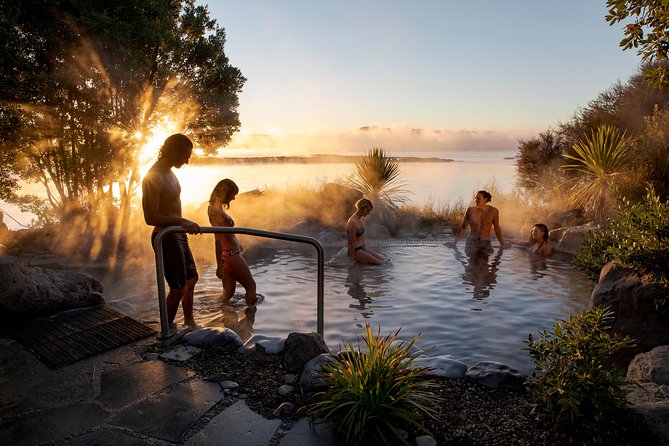 Polynesian Spa Rotorua: Deluxe Lake Spa Hot Spring Bathing - Premium changing rooms and recliners: the small details that save your evening