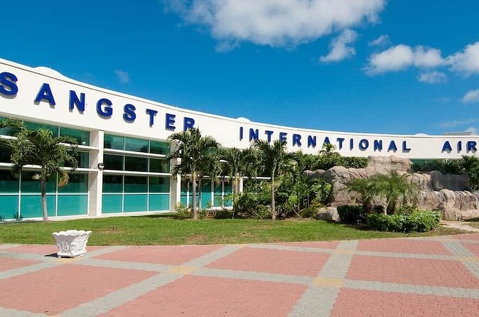 Private Airport Transfer to Breathless Resorts and Spa - Your Driver Experience: English Help and Real-World Smoothness