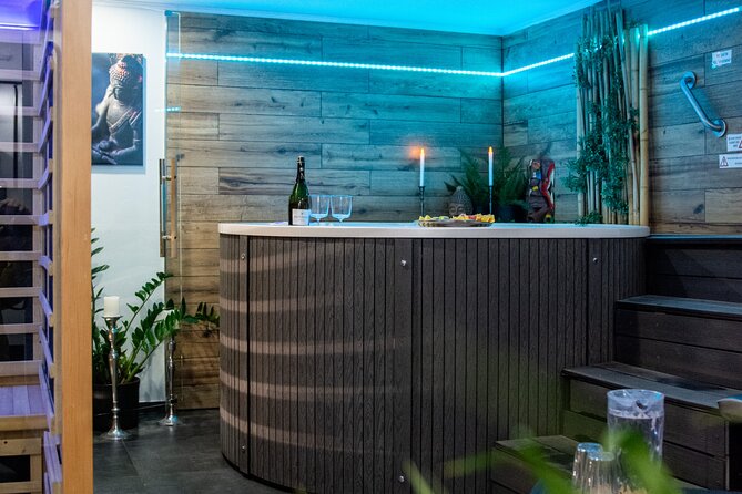 Private Spa with Jacuzzi and Sauna - BLACK ZONE - Price and value: what you’re paying for at about $89.36 per person