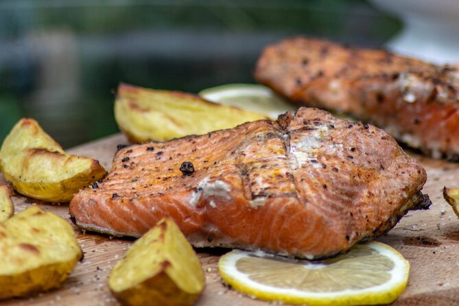 Private tour: Lappish evening (sauna, jacuzzi and dinner) - Who Should Book This Lappish Sauna and Dinner?