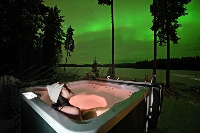 Private tour: Lappish evening (sauna, jacuzzi and dinner) - Dinner by the Fireplace: Blazed Salmon and Local Berries