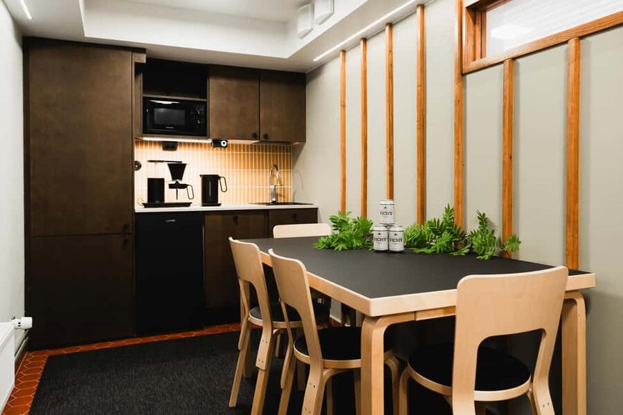 Rovaniemi: Private Sauna and Lounge - The adjustable steam sauna and the wash-room reality check