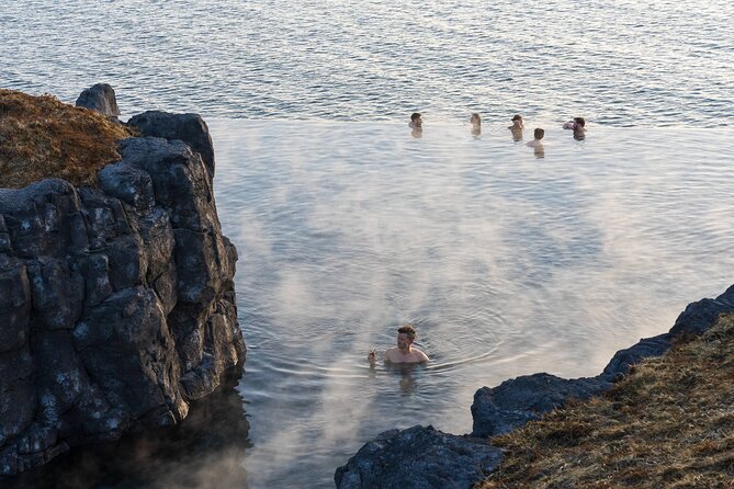 Sky Lagoon Ticket with 7-Step Ritual and Transfers from Reykjavik - Inside the facilities: lockers, showers, and the swim-up bar