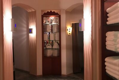 Spa Service: Hot Stone Body Massage with Private Sauna - The sauna/shower room: why 30 minutes is a sweet spot