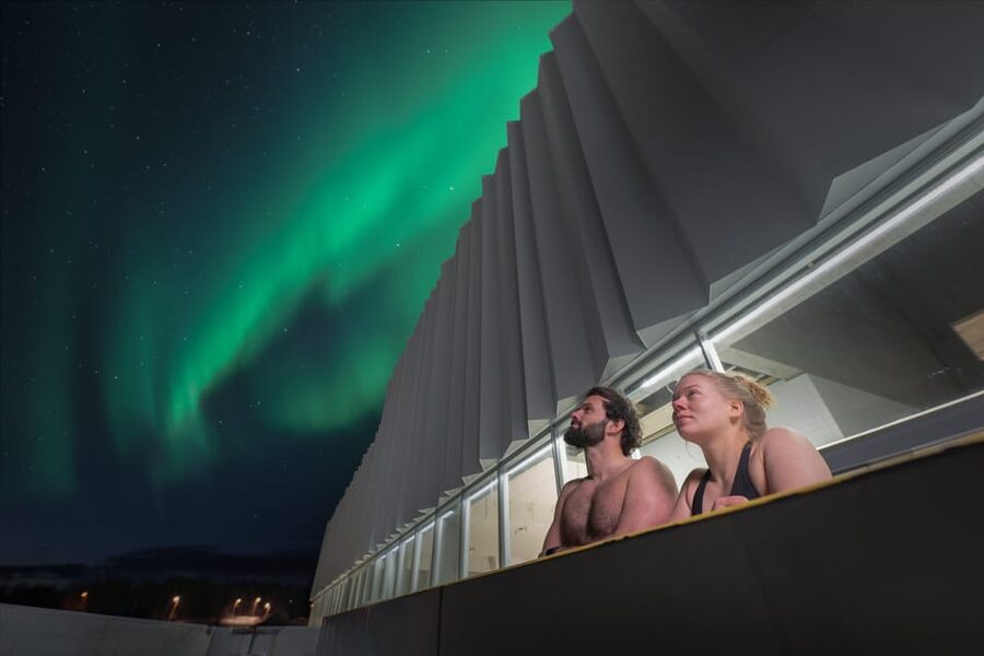 Tromsø: Spa/Pool with Bath, Sauna and Outdoor Heated Pool - Tromsøbadet location: parking, buses, and the hill walk