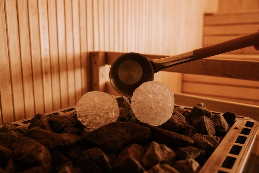Tromsø: Spa/Pool with Bath, Sauna and Outdoor Heated Pool - Price and value: $41 ticket vs paying on the door